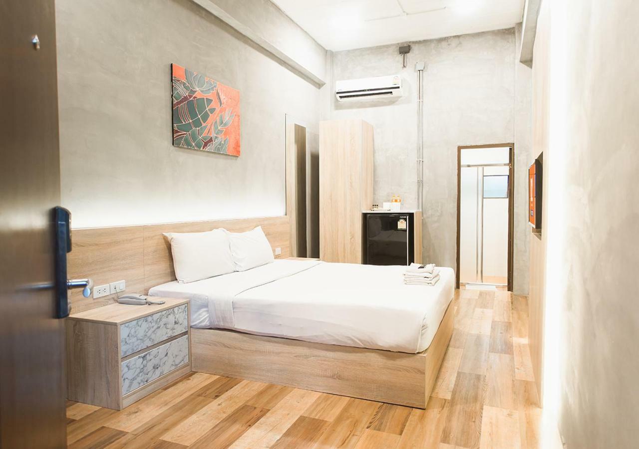 צ'יאנג מאי B2 Santitham Hotel מראה חיצוני תמונה