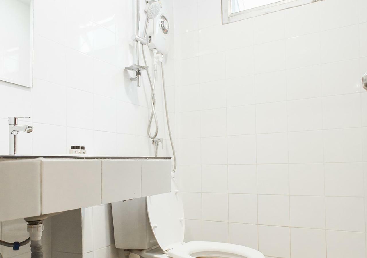 צ'יאנג מאי B2 Santitham Hotel מראה חיצוני תמונה
